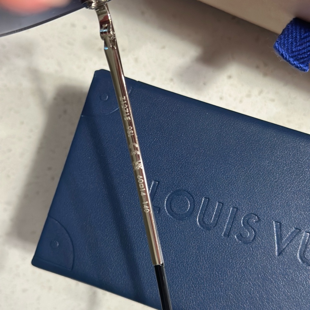 Louis Vuitton Damier Black Sunglasses - Picture 6 of 8